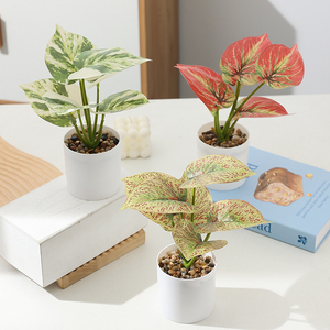 Pianta Bonsai Artificiale in Plastica, Piccola Decorazione in <span class=keywords><strong>Vaso</strong></span> con <span class=keywords><strong>Fiori</strong></span> Realistici Verdi per San Valentino e Halloween - Product Image 3