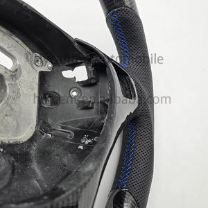 เครื่องเย็บสีฟ้าแบบเจาะรูหนังคาร์บอนไฟเบอร์สำหรับพวงมาลัยรถยนต์แบบ E90 - Product Image 5