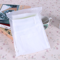Sac en plastique CPE biodégradable à fermeture éclair, auto-scellant, mat, couleur et logo personnalisés, imprimé en gravure, sac d'emballage pour vêtements pour garçons et filles