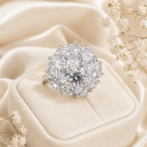 Anello da donna con fiore retrò esagerato, regalo per feste e uso quotidiano - Product Image 1