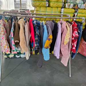 Vêtements d'hiver et de printemps unisexes d'occasion pour enfants C03 – Lots en gros de sweats à capuche, pantalons et vestes en vrac de couleurs assorties – Qualité supérieure - Product Image 3