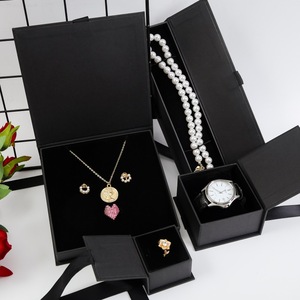 Le signore delle donne guardano le scatole d'imballaggio del braccialetto di lusso dei gioielli con i braccialetti e l'insieme della scatola regalo del cuscino moda - Product Image 4