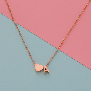 <span class=keywords><strong>Collier</strong></span> personnalisé en acier inoxydable avec lettres dorées et A-Z <span class=keywords><strong>Collier</strong></span> de nom <span class=keywords><strong>Collier</strong></span> de fête des mères en forme de cœur - Product Image 6