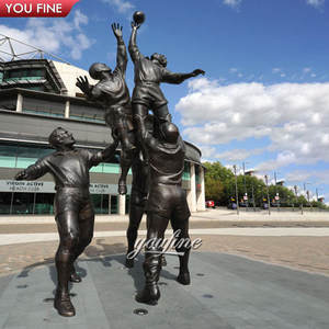 Statue de joueur de football en bronze personnalisée de Dennis <span class=keywords><strong>Bergkamp</strong></span> - Product Image 2
