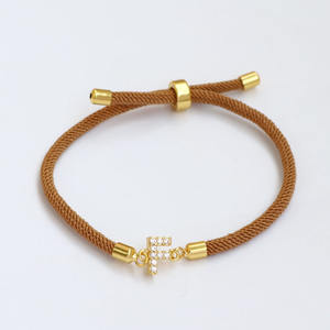 Pulsera BM3046 con Letra Inicial del Alfabeto en Oro de 18k y Micro Pavé de Diamantes CZ, con Cordón Deslizante - Product Image 6