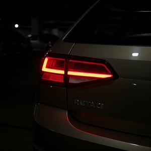 Luz Trasera para Jetta, Lente de PC Roja Reflectante, Diseño Rectangular Óptico Plano-Convexo, LED 5050, Instalación Autoadhesiva, IP65 - Product Image 2