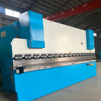 Presse plieuse CNC à serrage rapide pour échange rapide de moules, idéale pour les usines de portes d'ascenseurs
