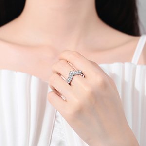RFJEWEL 2026 Nuevo Anillo Ajustable con Corona Chapada en Oro/Plata, Circonita Cúbica, Joyería Moderna y a la Moda para Mujer, Venta al Por Mayor - Product Image 1