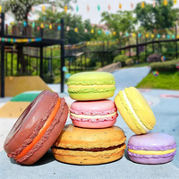 Statue décorative artistique en fibre de verre, grande taille, pour extérieur, thème alimentaire, série desserts (donut, crème glacée, macaron), peinte à la main, pour centre commercial