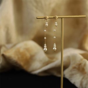 Pendientes de Perlas y Borlas de Acero Inoxidable Chapados en Oro, Hipoalergénicos, Estilo Vintage, para Mujer - Product Image 4