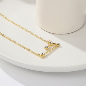 Delicata Collana con Ciondolo Zodiacale in Argento Placcato Oro con Cristalli di Zirconio, Gioiello Astrologico per Donne - Product Image 6