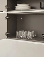 Buffet de luxe avec tiroirs et portes vitrées, élégant meuble de rangement de cuisine en finition blanc doux