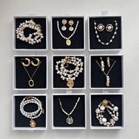 Nouvel ensemble d'emballage en papier ondulé pour bijoux avec logo personnalisé Cartier, boîte à bijoux Van Cleef, emballage pour l'expédition de bijoux