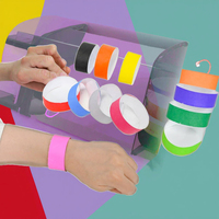 1 İnç Özelleştirilebilir Promosyon Tek Kullanımlık Bileklikler Baskılı Pulsera Yırtılmaya Dayanıklı Çevre Dostu Kağıt Bantlar Düğün Hediyeleri İçin