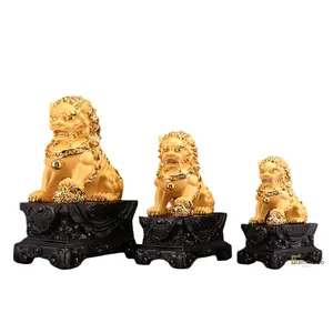 2023 un paio di cancelli cinesi King Hall Lucky Beijing Lion Decor Fortune Resin Golden Lion Statue