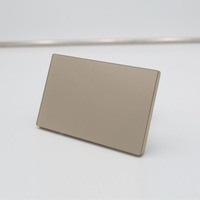 Panel de Cubierta para Tomacorriente de Pared BENDI de Vidrio Templado Tipo 146 con Puerto USB, Clasificación IP22 para Uso Residencial, Venta al Por Mayor