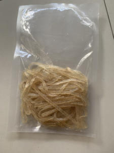 Snack Premium de Pescado Basa Desmenuzado Frito |   Pangasius Floss Condimentado Listo para Comer |   Snack de Mariscos Vietnamita 100% Natural y Alto en Proteínas - Product Image 2