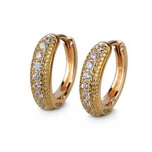Orecchini a Cerchio in Oro Massiccio 18K Ania Haie con Diamanti Rotondi Incastonati a Canale, Gioielli Classici da Donna per Uso Quotidiano - Product Image 1