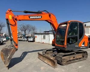 Excavadora Hidráulica Usada de Alto Rendimiento Doosan DX75 de 7 Toneladas, Estructura Original Completa, Excelente Estado de Funcionamiento - Product Image 1