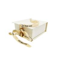 Boîtes cadeaux en carton rigide avec fermeture magnétique personnalisée de luxe, emballage de type enveloppe, boîtes magnétiques en papier avec ruban