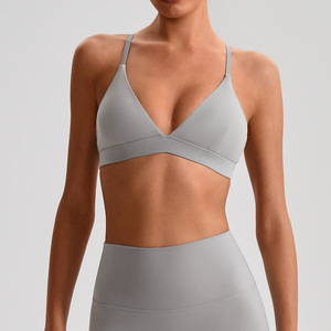 <span class=keywords><strong>Reggiseno</strong></span> Sportivo Personalizzabile con Logo, Regolabile, per Yoga, Palestra, Pilates, Corsa, con Scollo a V, Elasticizzato, Effetto Nudo, Morbido - Product Image 3