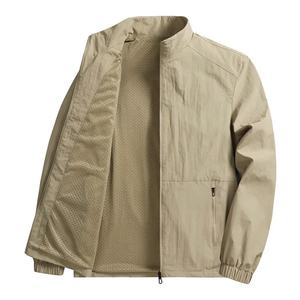 Veste minimaliste pour homme, adaptée aux intempéries, 2025 - Vêtement d'extérieur léger et résistant au vent, avec col montant et poignets élastiques - Product Image 3