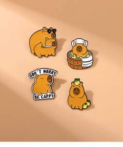 Anime Capybara Rat broche Lindo bolso decoración aleación insignia cintura Pin - Product Image 4
