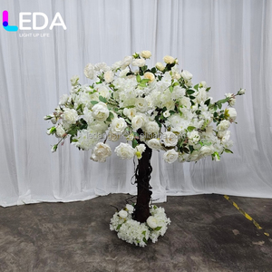 ตกแต่งโต๊ะงานแต่งงานด้วยต้นซากุระสีม่วง LEDA Customize พร้อมดอกไม้สีชมพูประดิษฐ์ ต้นเชอร์รี่บลอสซัม กุหลาบ และของตกแต่งกลางโต๊ะ - Product Image 2
