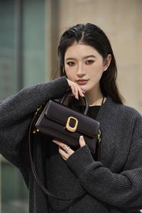 Bolso de Mano Minimalista de Cuero Genuino Rígido, Bolso de Noche Inspirado en Diseñadores para Bodas, Fiestas, Trabajo Diario - Product Image 4