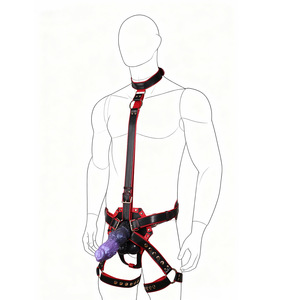 Комплект аксессуаров Scarletsin C-11: кожаный ремень-шлейка и наручники для БДСМ-игр и бондажа - Product Image 1