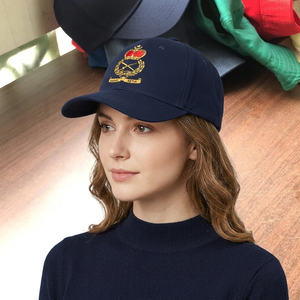 Op maat gemaakte marineblauwe katoenen baseballcap met embleemborduurwerk, groothandel, casual promotionele team- en bedrijfs caps, fabrikant - Product Image 1