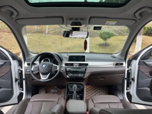 59/5000 Auto usado: <span class=keywords><strong>BMW</strong></span> <span class=keywords><strong>X1</strong></span> 2018 sDrive 18Li i Premium SUV compacto. El más vendido a bajo <span class=keywords><strong>precio</strong></span>. Venta con descuento del <span class=keywords><strong>BMW</strong></span> <span class=keywords><strong>X1</strong></span>. - Product Image 4