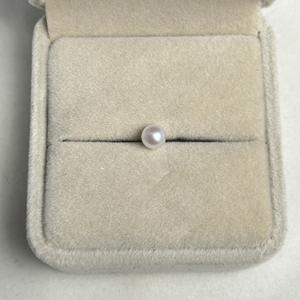 ต่างหูมุกอะโกย่าแท้จากน้ำทะเลจูจี้ ขนาด 5-5.5 มม. แสงเงาสวยงาม รูปทรงกลมนุ่มนวล ใกล้เคียงกับมุกไร้ตำหนิ สำหรับการแปรรูป - Product Image 2