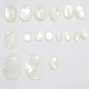 Cabochon ovale in madreperla con fondo piatto per creazione di gioielli e artigianato fai da te - Product Image 4