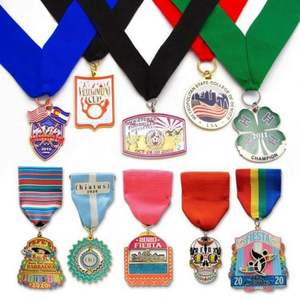 Médaille personnalisée dorée pour ruban de cérémonie, collection 2023, offre spéciale - Product Image 1