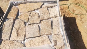 Pierres de quartzite jaune antique de forme irrégulière, en vrac, pour revêtement mural et pavage - Product Image 2