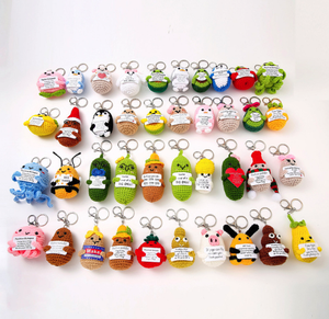 Porte-clés créatif en <span class=keywords><strong>laine</strong></span> crocheté à la main Porte-clés <span class=keywords><strong>de</strong></span> voiture en forme <span class=keywords><strong>de</strong></span> concombre et <span class=keywords><strong>de</strong></span> pomme <span class=keywords><strong>de</strong></span> terre Pendentif tissé Décoration Poupée Porte-clés Sac - Product Image 1