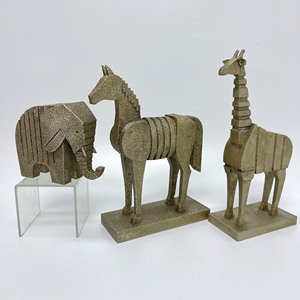 Sculpture d'animal abstrait personnalisé Statue en résine de cheval éléphant <span class=keywords><strong>girafe</strong></span> Objets décoratifs d'art moderne pour la décoration intérieure minimaliste - Product Image 1