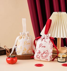 Bolsas de Tela Ecológicas para Dulces con Diseño Floral, Bolsas de Lona de Algodón con Cordón y Logotipo Personalizado - Product Image 2