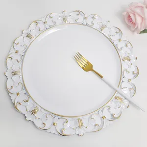 Platos de cena de plástico con relieve, platos modernos de lujo de 13 pulgadas, con encaje dorado vintage, cargador redondo blanco