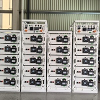 Batterie solaire haute tension 150 kWh 200 kWh pour stockage sur rack, durée de vie 15 ans, 6000 cycles, pour la sauvegarde d'énergie domestique et photovoltaïque