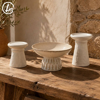 Plateau de service en porcelaine artisanale style Toscane ARM LVG, large ouverture, beige et blanc, avec piédestal en céramique, pour fruits et amuse-gueules