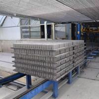 Palette en PVC pour blocs CHB, briques de béton, avec tapis en fibre de verre renforcée, durée de vie supérieure à 8 ans, pour les industries de la construction et les moules