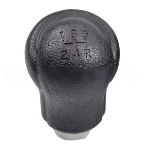 Perilla de palanca de cambios de Alta Calidad 2015-2020, engranaje de balonmano de cuero REVO para <span class=keywords><strong>TOYOTA</strong></span> <span class=keywords><strong>HILUX</strong></span> 6/5 <span class=keywords><strong>Speed</strong></span> Car - Product Image 1