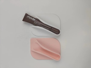 เคสโทรศัพท์มือถือสำหรับ <span class=keywords><strong>iPhone</strong></span> 15 แบบใหม่ ดีไซน์ขายส่ง พร้อมสติ๊กเกอร์กาวติดลิปกลอสและที่ใส่ลิปสติก - Product Image 6