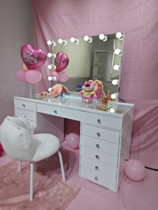 Table <span class=keywords><strong>de</strong></span> toilette moderne blanche pour chambre à coucher avec miroir LED amovible et réglable et tiroirs <span class=keywords><strong>de</strong></span> rangement - Product Image 3