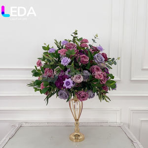 Centro de Mesa con Bola de Rosas Hecha a Mano y Personalizada LEDA, Decoración Floral Artificial para Bodas - Product Image 3