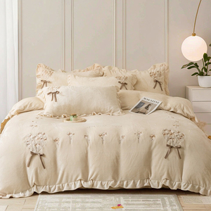 Sábanas de terciopelo de leche para otoño e invierno, textiles para el hogar, edredón con bordado Floral, funda nórdica, juego de <span class=keywords><strong>cama</strong></span> de cuatro piezas - Product Image 1