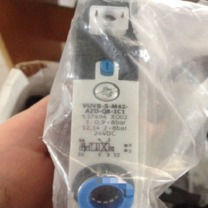 Válvula Solenoide VUVB-S-M42-AZD-Q6-1C1 537593 VUVBSM42AZDQ61C1 - Product Image 1