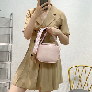 カスタムクロスボディバッグ女性調節可能なショルダーギターストラップデザイナービーガンレザークロスボディ財布 - Product Image 3